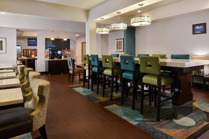 Holiday Inn Express Montgomery East I-85 By Ihg Buitenkant foto